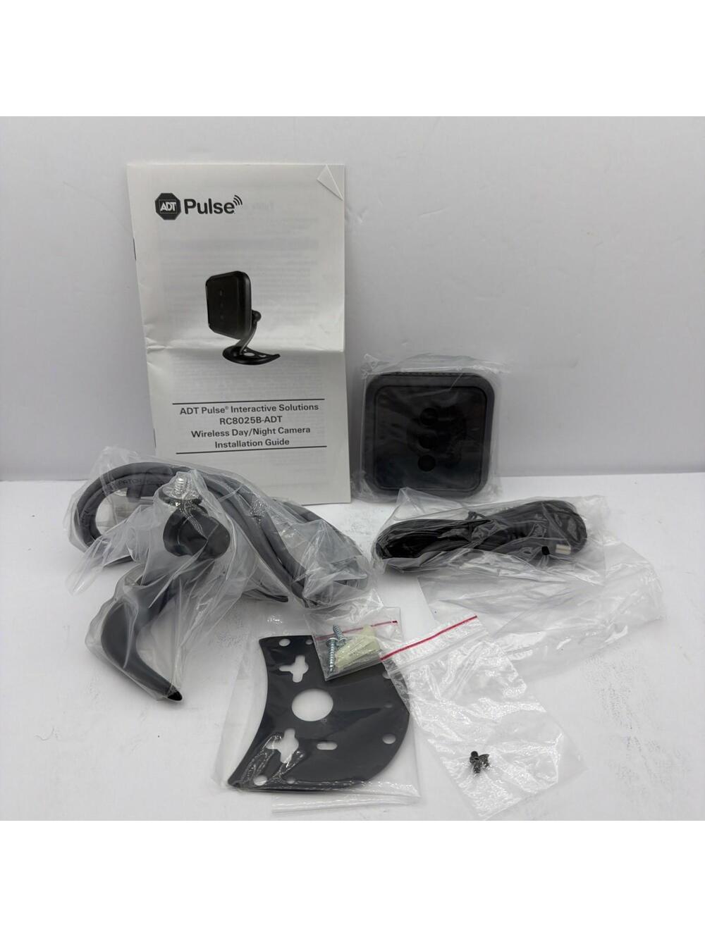 ADT Pulse Wireless Day Night Indoor Network Camera RC8025B-ADT